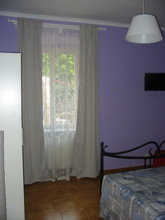 La Rosa Sul Lago Villa เตรวินญาโน โรมาโน ภายนอก รูปภาพ