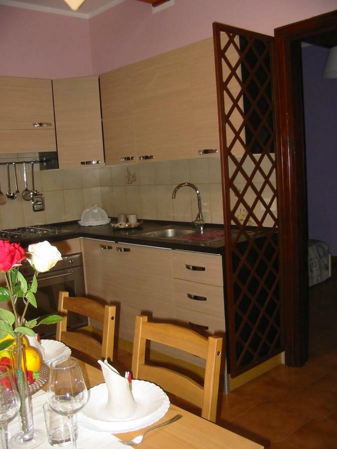 La Rosa Sul Lago Villa เตรวินญาโน โรมาโน ภายนอก รูปภาพ
